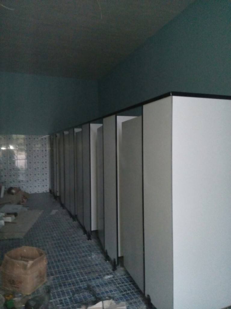 Kubicle toilet dgn Phenolic resin di kenjeran Park surabaya