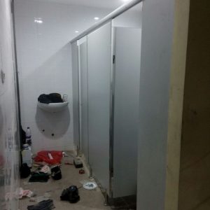 Toilet Cubicle Blockboard SMA 5 Surabaya
