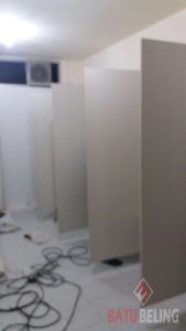 Toilet Cubicle di Proyek Lingkar Timur Surabaya